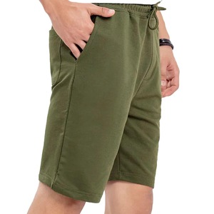 กางเกงขาสั้นเบอร์มิวด้าผ้าฝ้ายสีเขียวมะกอกสำหรับผู้ชาย เอวแบบมีเชือกผูก สีพื้นเรียบ โลโก้ด้านหน้า แห้งเร็ว มีกระเป๋า ระบายอากาศได้ดี ทรงเอวกลาง - Product Image 3