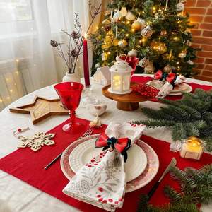 Porte-serviettes nœud rouge faits main avec clochette pour Noël, dîner, banquet, mariage, repas festifs - Product Image 4