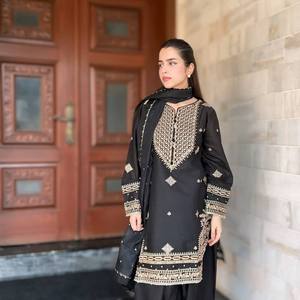 Ensemble haut-bas et Dupatta de taille XL avec fil et séquence pour un look élégant - Product Image 4