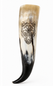 Taza para Beber Hecha a Mano de Cuerno de Búfalo Natural con Patrón de Lobo Grabado, Copa de Cuerno Curvada, Regalo Rústico Medieval para Bar - Product Image 3