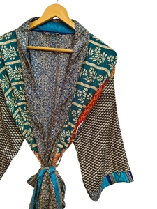 Robe kimono en soie pure, patchwork, pour couvrir le bikini, vêtement de nuit, longue robe, kimono indien vintage en soie recyclée, fait main - Product Image 3