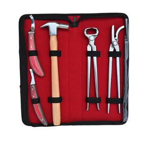 Kit de Herramientas de Herrador de Alta Resistencia: Alicates para Pezuñas, Clavillero, Escofina, Martillo, Set de Cuidado Equino con Estuche, Acero Inoxidable, Certificado CE - Product Image 1