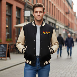 Veste universitaire noire et beige personnalisée pour homme, avec logo flamme brodé sur le devant, col rabattu, coupe classique, tenue décontractée d'automne - Product Image 4