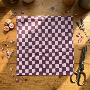Tissu artisanal écologique imprimé au bloc, motif floral bordeaux foncé, teint à la main, respirant, 100 % coton, pour hommes et femmes - Product Image 6