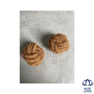 ของเล่นสัตว์เลี้ยงยอดนิยม ลูกบอลใยมะพร้าวธรรมชาติ ของใช้สัตว์เลี้ยงรักษ์โลก ทนทาน ปลอดสารพิษ ของเล่นเคี้ยวสำหรับสุนัข ช่วยบรรเทาอาการปวดฟันสำหรับลูกสุนัข - Product Image 1
