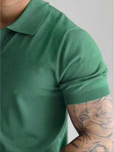 เสื้อโปโลแขนสั้นผู้ชายสีเขียวล้วน ผ้าถัก ทรงลำลอง ระบายอากาศได้ดี ทรงปกติ สไตล์ Old Money จากบังกลาเทศ - Product Image 2