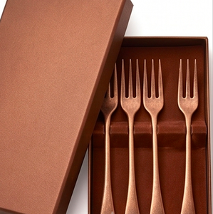 Ensemble de fourchettes élégantes en laiton, couverts durables et raffinés, parfaits pour la table à manger, essentiels de cuisine de luxe et idées cadeaux - Product Image 6