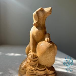Venta al por mayor: Estatua del Zodíaco Asiático, empaquetada individualmente, estatua de Perro, decoración de mesa, escultura de madera de Agar, arte para sala de estar - Product Image 2