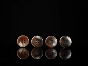 Botones de cuerno de búfalo marrón natural de 10mm-28mm, duraderos, redondos, hechos a mano, genuinos, para trajes, camisas y abrigos. - Product Image 5