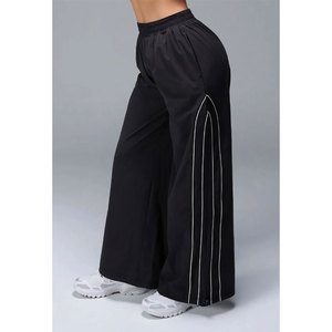 Conjunto deportivo de mujer con chaqueta con cremallera y pantalones cortos, conjunto informal de 2 piezas para correr. - Product Image 3
