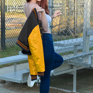 Veste courte universitaire pour femme, style Letterman, noir et jaune, avec manches en similicuir, vêtement d'extérieur décontracté, mode féminine - Product Image 4