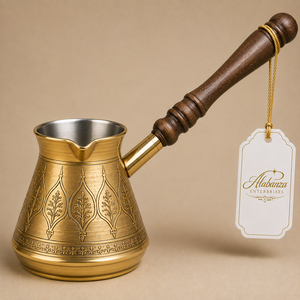 หม้อกาแฟทองแดงแบบใช้ซ้ำได้ ยี่ห้อ Alabanza Enterprises ลายดอกไม้สลัก พร้อมด้ามจับไม้ เก็บความร้อนได้ดี - Product Image 1