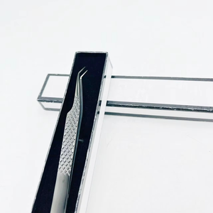 Pinzas Personalizadas para Extensiones de Pestañas de Acero Inoxidable Negro Mate a 45 Grados, Pinzas para Cejas con Logotipo Personalizado - Product Image 3