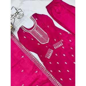 Conjunto de Pantalones y Top de Fiesta Hechos a Mano con Diseño Elegante y Encaje, Cintura Natural - Product Image 6