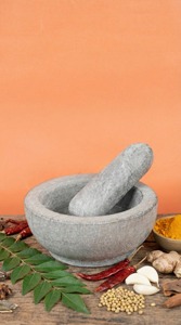Ensemble mortier et pilon en pierre souoleuse I Broyeur d'épices artisanal en pierre I Outil de cuisine pour écraser les masala I Vente en gros et approvisionnement en vrac - Product Image 3