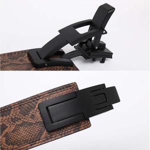 Ceinture de musculation réglable et respirante en cuir de vache véritable pour hommes et femmes, avec boucle à levier, pour le powerlifting et le soutien du dos - Product Image 5