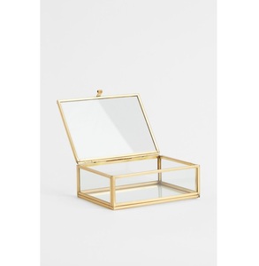 Caja de Joyería de Vidrio Única con Marco de Latón, Forma Cuadrada, Estuche Transparente para Almacenamiento y Organización de Objetos Pequeños - Product Image 2