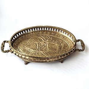 Plateau de service rond élégant en laiton pour centre de table et service des invités, avec un aspect brillant et éclatant - Product Image 6