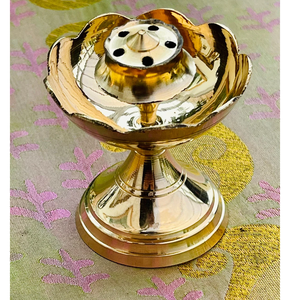 เตาเผาเครื่องหอมทองเหลืองแบบใช้ซ้ำได้ - ของตกแต่งบ้านที่เป็นมิตรกับสิ่งแวดล้อม ดีไซน์แบบดั้งเดิมเพื่อสุขภาพทางจิตวิญญาณและการทำสมาธิ - Product Image 1