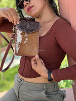 Nouveau Western fait à la main téléphone sac à main sac à main véritable fourrure de vachette usiné à la main sculpture sac à bandoulière petite taille sacs bracelet pochette sac à bandoulière