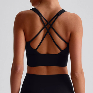 เสื้อชั้นในกีฬาแบบ Racerback สีดำล้วน สำหรับผู้หญิง ออกกำลังกาย โยคะ ฟิตเนส ไร้ตะเข็บ ระบายอากาศ แห้งเร็ว - Product Image 2