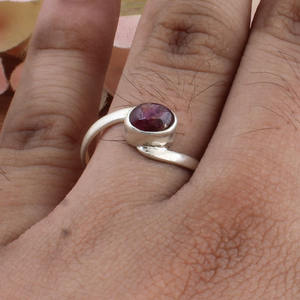 Bague solitaire classique délicate en argent sterling 925 sertie de tourmaline rose taille brillant, faite à la main, certifiée pour mariage et fête - Product Image 3