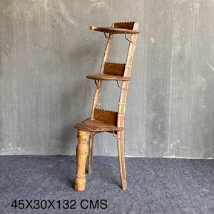 ชั้นวางหนังสือไม้ทรงบันได คอลเลคชั่นที่ดีที่สุด ดัดแปลงจากชั้นวางโชว์แบบวินเทจ ตกแต่งด้วยงานศิลปะโบราณจากเทือกเขาหิมาลัย - Product Image 1