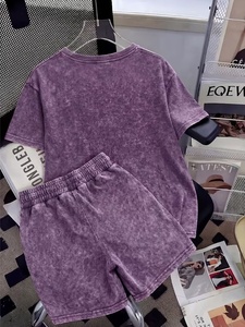 Conjunto Casual de Verano para Hombre, Camiseta y Pantalones Cortos Morados con Lavado Ácido, Cuello Redondo, Diseño Estampado con Transferencia Térmica, Tejido de Algodón Transpirable - Product Image 2