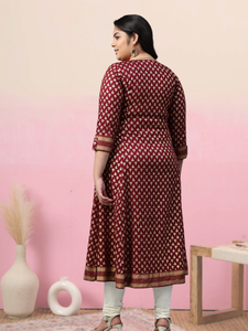 ชุดคุर्ตาทรงเอไลน์สีแดงเลือดหมูสำหรับผู้หญิง ผ้าเรยอนพิมพ์ลายบูติสีทอง คอทรงกลม แขนสามส่วน ออกแบบมาเพื่อการสวมใส่ลำลองสไตล์ชาติพันธุ์ทั่วโลก - Product Image 6