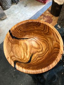 Bol artisanal en bois naturel et résine, bol de luxe fait main en bois grainé, bol décoratif en bois massif et époxy - Product Image 2