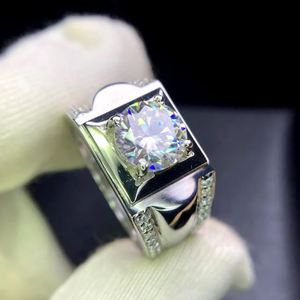 Bague de fiançailles pour homme en moissanite 2 carats, sertissage à griffes, taille brillant, couleur D, certifiée VVS, en argent sterling 925 plaqué or 14K - Product Image 3