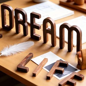 Letras del alfabeto de madera talladas con diseño elegante para dormitorio infantil, decoración colorida para el aprendizaje, accesorio divertido para el tiempo de juego - Product Image 2