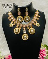 Set Perhiasan Kalung dan Anting Emas Lapis Terbaru, Desain Geometris, Imitasi Mutiara, Gaya Kundan, Tradisional India, Ukuran Sedang, untuk Pengantin