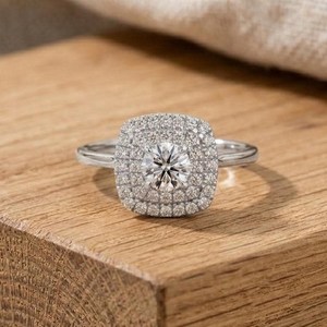 Bague de mariage et d'anniversaire en or massif 10K 14K 18K avec double halo de diamants de laboratoire ronds brillants, certifiée IGI, couleur DEF, clarté VS VVS - Product Image 3