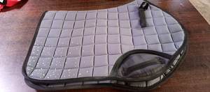 Tapis de selle tout usage au design élégant avec doublure en tissu respirant avec pierres Rembourrage doux et coutures durables - Product Image 2