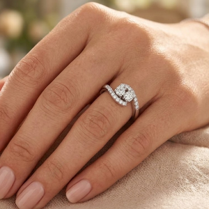 Anillo de Diamantes de Corte Brillante Natural de Lujo en Oro Blanco de 14K |   Joyería Fina Elegante para Uso Diario, Aniversario, Compromiso, Mujer - Product Image 1