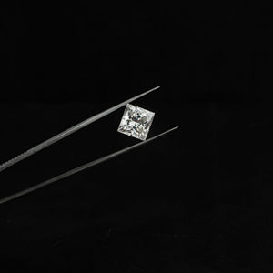 Pierre précieuse de laboratoire de qualité supérieure, taille Princesse, 3.00-3.10 carats, Couleur D, Clarté VVS2 VS1, Certifiée IGI, Modèle RI-351, pour la fabrication de bijoux, beauté rare - Product Image 6