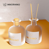 Botella difusora de coche de vidrio esmerilado de lujo con cañas para aromaterapia | Tarro ambientador elegante personalizado INNORHINO