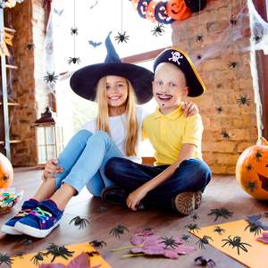 Ragni realistici di plastica nera 40 pezzi oggetti di scena per scherzo di Halloween con grandi e piccoli ragni finti articoli per le vacanze spaventosi - Product Image 6