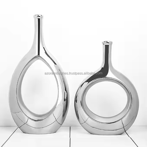 Florero Moderno de Aluminio de Calidad, Color Plateado, Ecológico, Hecho a Mano para Decoración de Bodas y Restaurantes por Azora Industries - Product Image 5