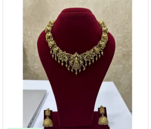 Ensemble de bijoux de temple d'aspect traditionnel avec collier de style Lakshmi plaqué or pour les bijoux de mariée et de mariage pour les femmes - Product Image 2