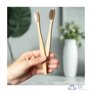 ALTA CALIDAD |   Cepillo de dientes con mango de madera, cerdas medianas, ecológico, tamaño de viaje, reutilizable, suministro para el cuidado bucal, Blue Lotus - Product Image 1