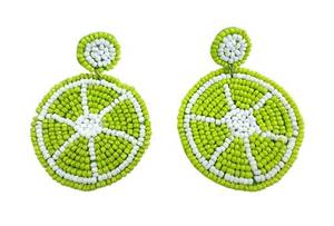 Pendientes de aleación de zinc bordados con cuentas de semillas, hechos a mano en India, diseño de loro en color personalizado para mujeres y niñas, pendientes de fiesta - Product Image 6