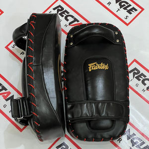 Mejor Vendido: Almohadillas de Entrenamiento de Boxeo Fairtex de Cuero Genuino, Almohadilla Curva para Golpes de Kick Boxing, Escudo de Golpeo para MMA y Muay Thai - Product Image 4