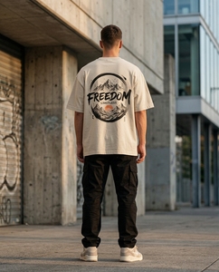 T-shirt graphique oversize en coton épais, style streetwear, avec imprimé abstrait ours en peluche, personnalisé, unisexe, pour l'été - Product Image 3