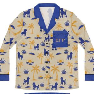Ensemble de pyjama en satin personnalisé pour femme, motif Poodle élégant, vêtements de nuit luxueux et soyeux avec chemise boutonnée et pantalon assorti - Product Image 3