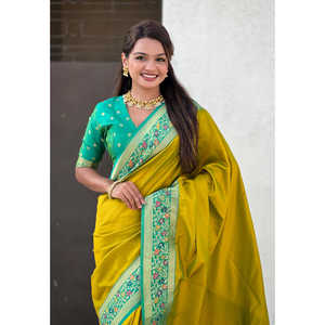 Sari en soie verte Mehandi Elite Weaves avec pallu Paithani, robe de club tissée Kadiyal Zari et pallu élégant - Product Image 2