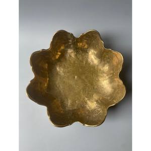 Hermosa tazóna de latón para servir, que convierte la comida ordinaria en una presentación real. - Product Image 3