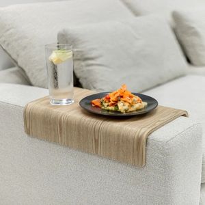 Plateau d'accoudoir en bois élégant avec design incurvé et détails faits à la main pour accessoires de table de salon de luxe - Product Image 5