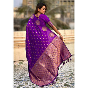 Sari en soie douce violette à double broderie zari avec bordure de paon, robes de soirée élégantes - Product Image 4